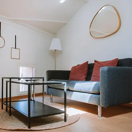Charming And Renovated Close To Transport *